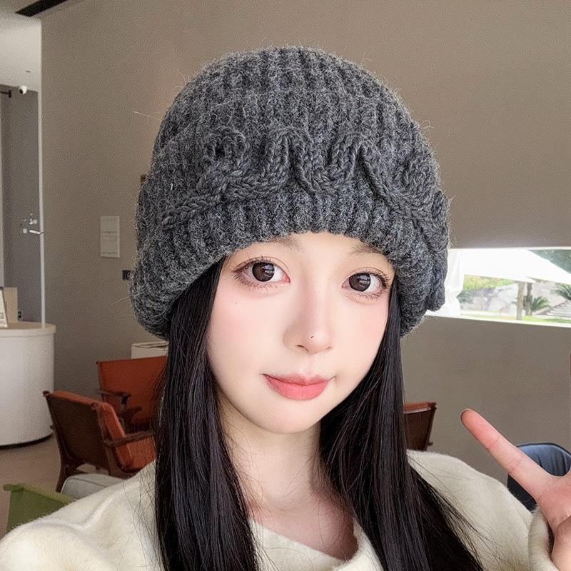 

Новый стиль, шляпа с большой окружностью головы, делающая лицо маленьким, для женщин, американская ретро шерстяная шляпа, вышитая теплая вязаная шапка, мужская зимняя шапка M（56-58cm）