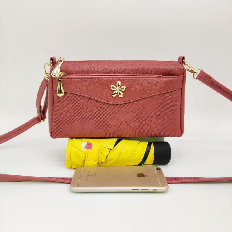 

Summer new middle-aged and elderly mothers trend fashion embossed large capacity shoulder oblique span bag women розовый