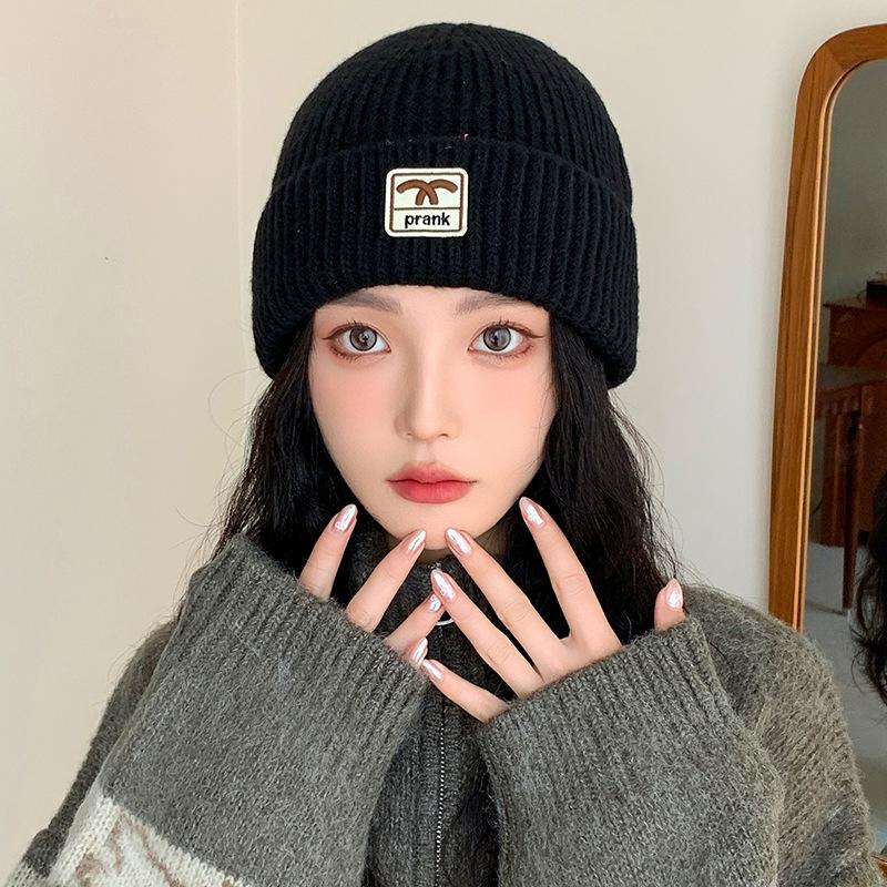 New Simple Letter Woolen Hat for Women in Autumn and Winter Warm Knitted Hat Outdoor Versatile Ear Protection Face Small Cold Hat for Men