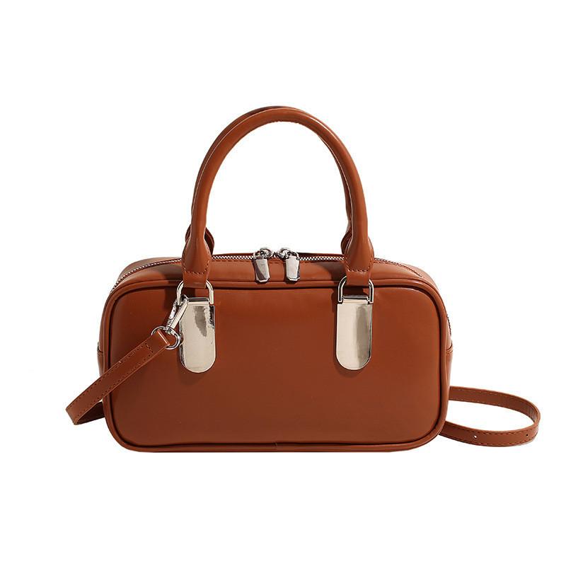 2023 Новая Простая Сумка Бостон Женская Модная Маленькая Нишевый Дизайн Легкая Роскошь Универсальная Ручная Кроссбоди Мотоциклетная Сумка Caramel