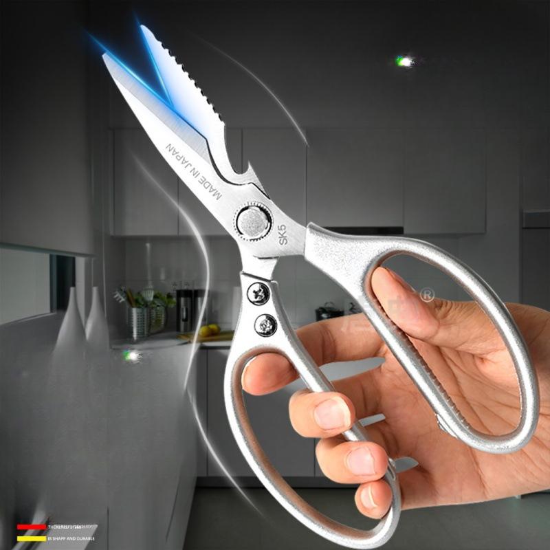 Multifunktionale Küchenschere aus Edelstahl mit komfortablem Griff und robusten Nieten zum Schneiden harter Materialien