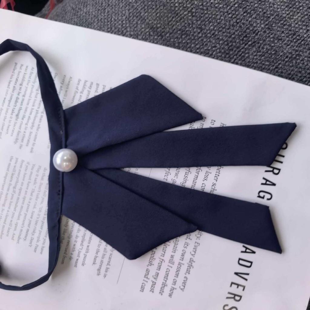 College Style Bow Tie For Women With Geometric Pattern In Silk Blend For Office And Casual Wear