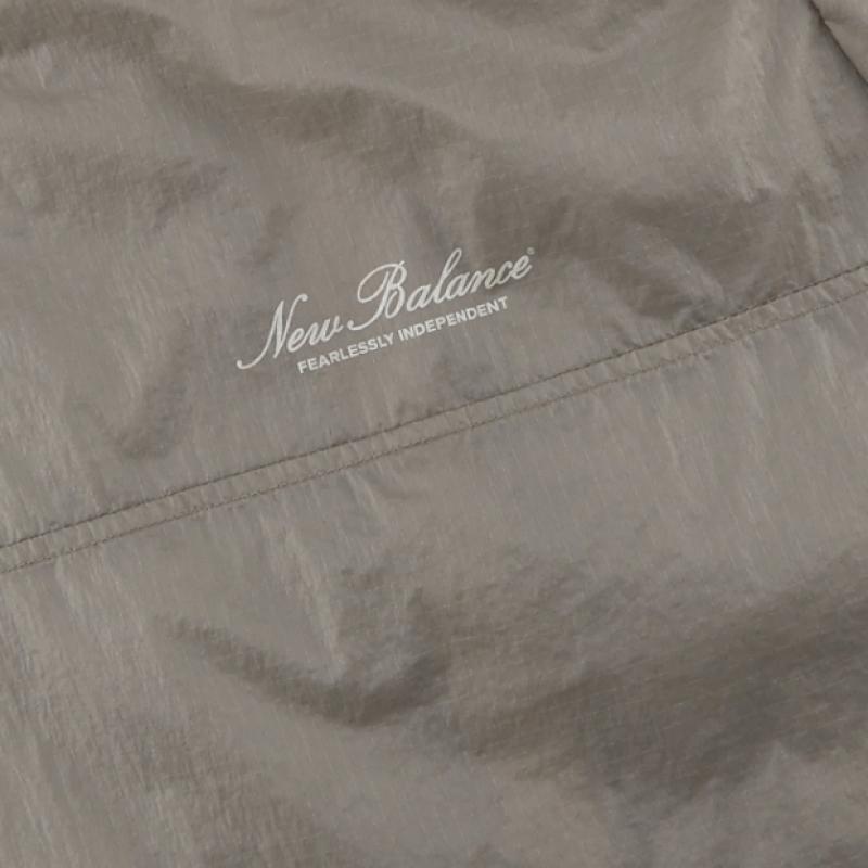 New Balance Women Breeze Light Ultra Lightweight Woven Jacket Nbnag2w522