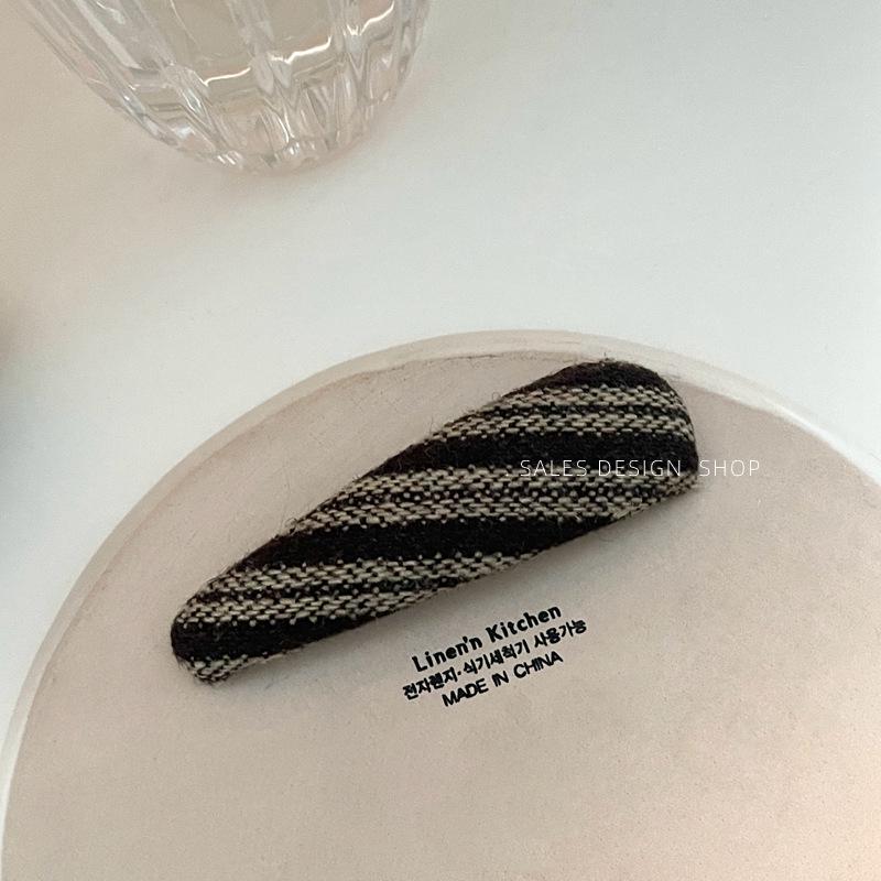 Retro French Geometric Triangle Hair Clip for Women