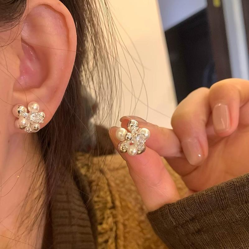 Ohrstecker im neuen Stil - Vielseitig für Damen, Elegant und Retro im Stil, Exquisiter Schmuck für High-End-Mode.