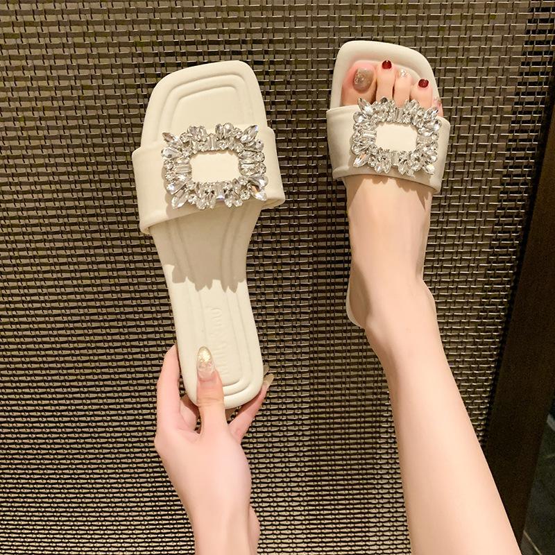 Xiaoxiangfeng wears flat-bottomed slippers for women's summer new rhinestone square buckle Internet celebrity one-word cool slippers ins tide