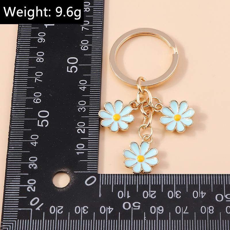 Cute Enamel Daisy Keychain Flower Key Ring Pendants for Women Girls Handbag Decor DIY Handmade Jewelry Gifts