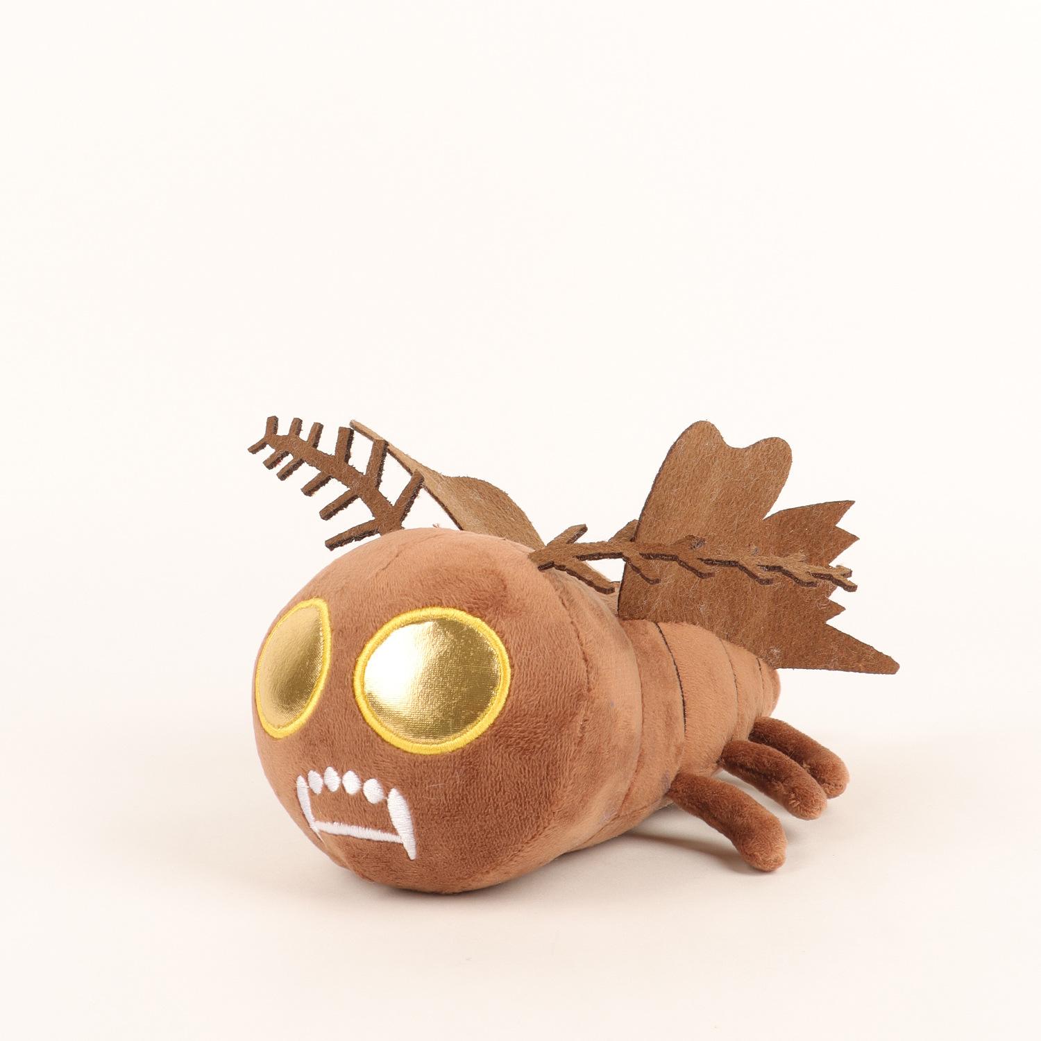 

Двери: Дверь Batmoth на 2 этаже, игра на втором этаже, куклы вокруг, мотыльки, плюшевые игрушки кофейный