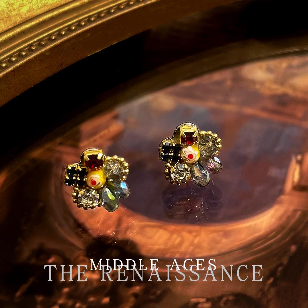 Boucles d'oreilles vintage style rétro avec design exagéré de palais occidental