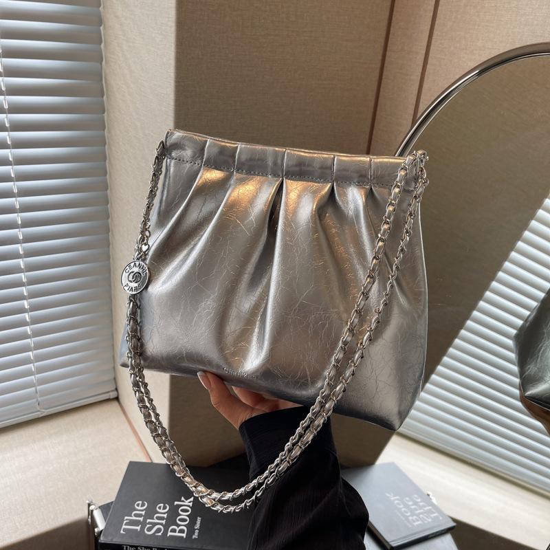 

Универсальная популярная сумка женская 2025 новая высококлассная плиссированная сумка через плечо модная цепочка сумка через плечо женская one size fits all серебряный