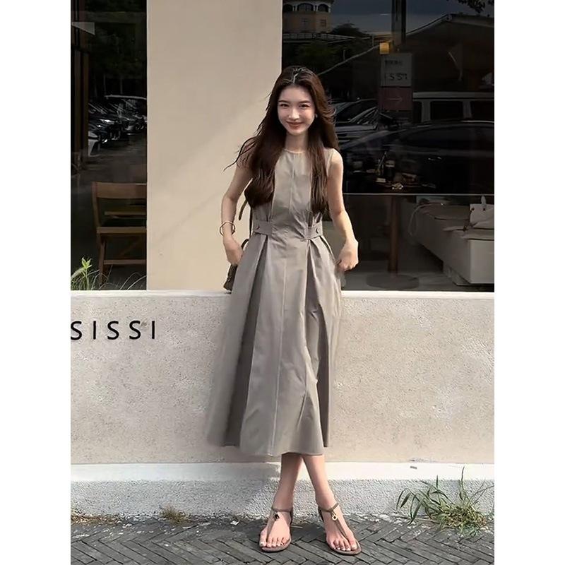 LC real price French elegant wind sleeveless vest dress women's summer design feeling waist and thin long skirt