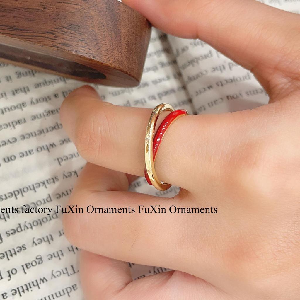 Eleganter roter Glasur Weißer Ring: Französisches Retro-Zeigefinger-Design für Frauen