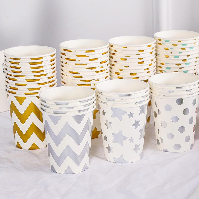 10 pezzi per 1 lotto Set di stoviglie monouso a righe blu rosa con pois Bicchieri di carta Piatti Cannucce Forchette Set monouso Decorazioni per feste di compleanno e matrimonio
