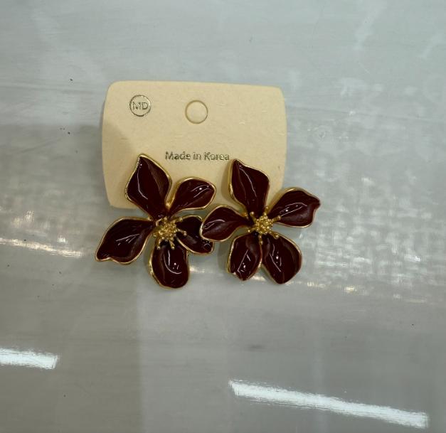 

Модные женские серьги-цветы с каплями масла. Роскошь и величие в сочетании с простотой. Несколько цветов на выбор для осени. 3.7*3.5cm сарай красный