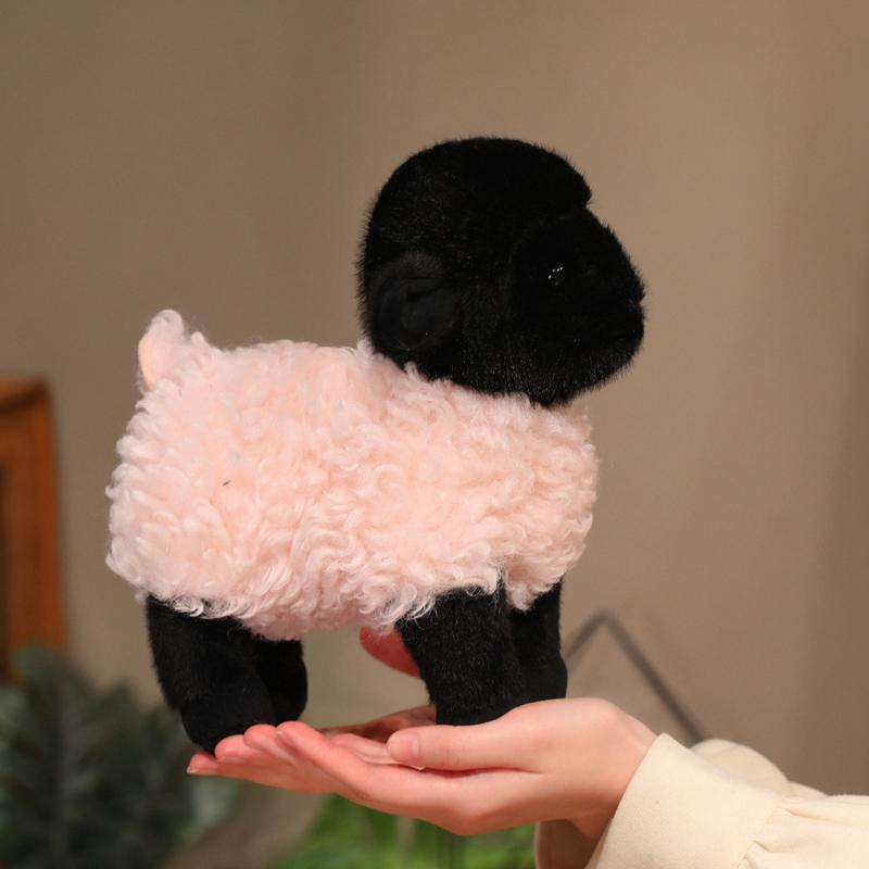 Bambola di Peluche Agnello Pecora Faccia Nera Tre Colori Giocattolo di Peluche Riempito in Piedi Rosa Bianco Crema Animale della Prateria Peluche Carino Regalo