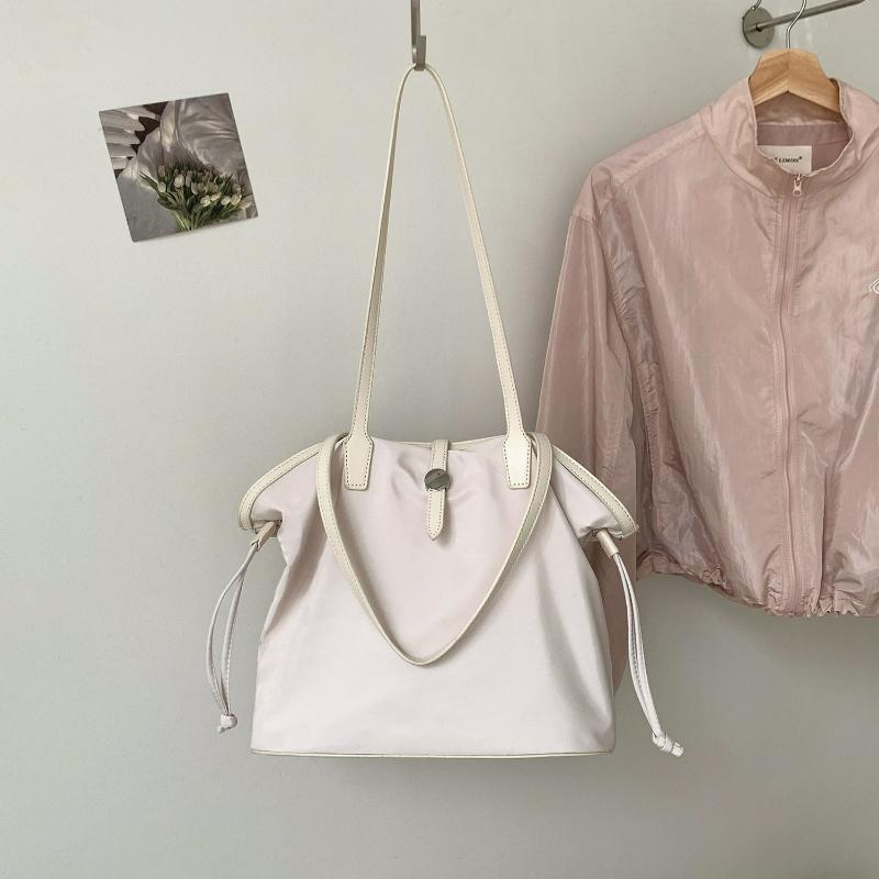 Lightweight Nylon Tote Bag for Women Large Capacity Versatile Single Shoulder Bag Travel Handbag