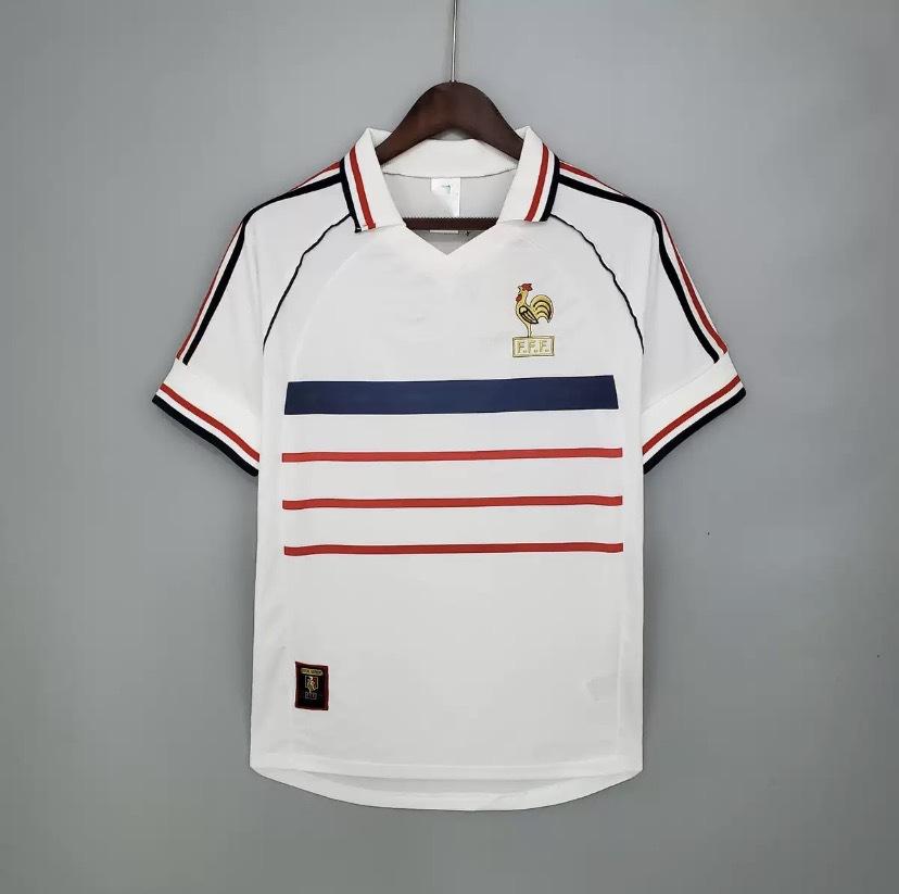 Source: Retro football uniform: Brazil-Real Madrid-Manchester United nostalgic version short-sleeved jersey