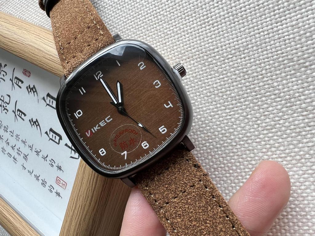 Relógio de Quartzo Casual Quadrado Grande com Pulseira de Tecido - Silencioso, Estilo Estudantil Neutro