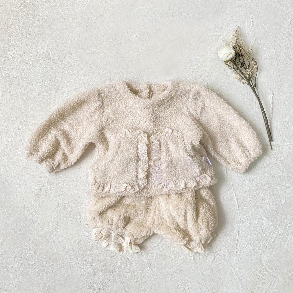 Cozy Baby Winter Outfit: Plush Top with Big PP Pants