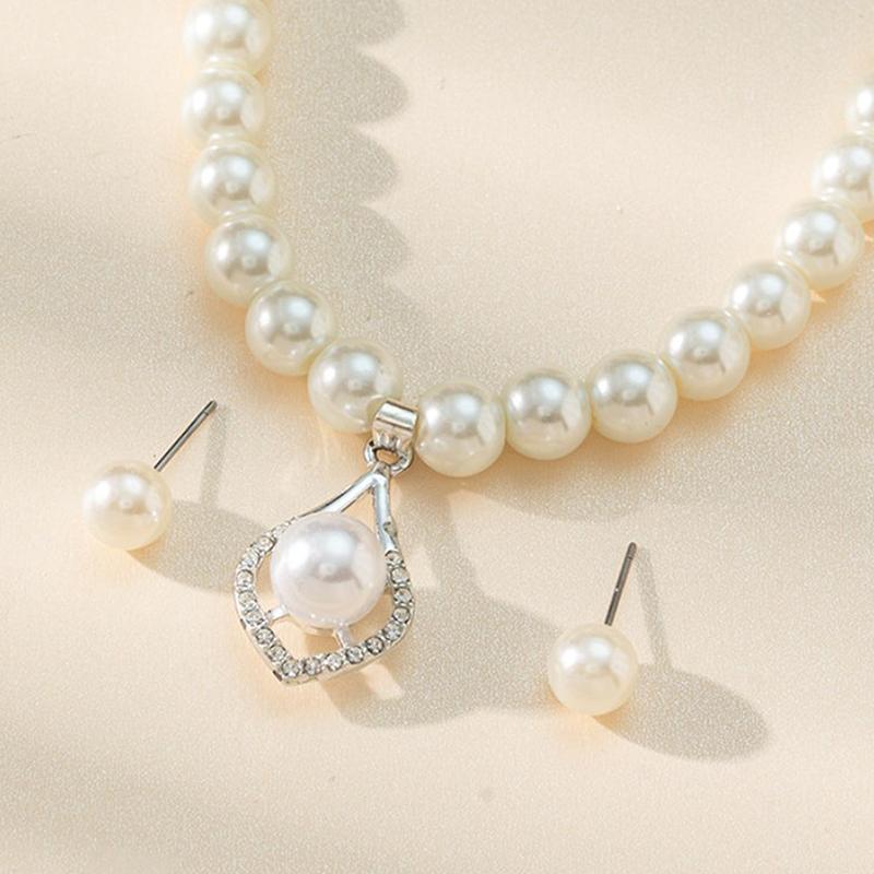 Boucles d'oreilles classiques en perles Collier Choker perlé Collier avec pendentif en perle