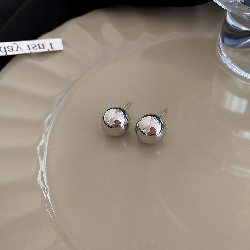 Minimalist Round Stud Earrings for Women - Trendy Hip-Hop Aesthetic