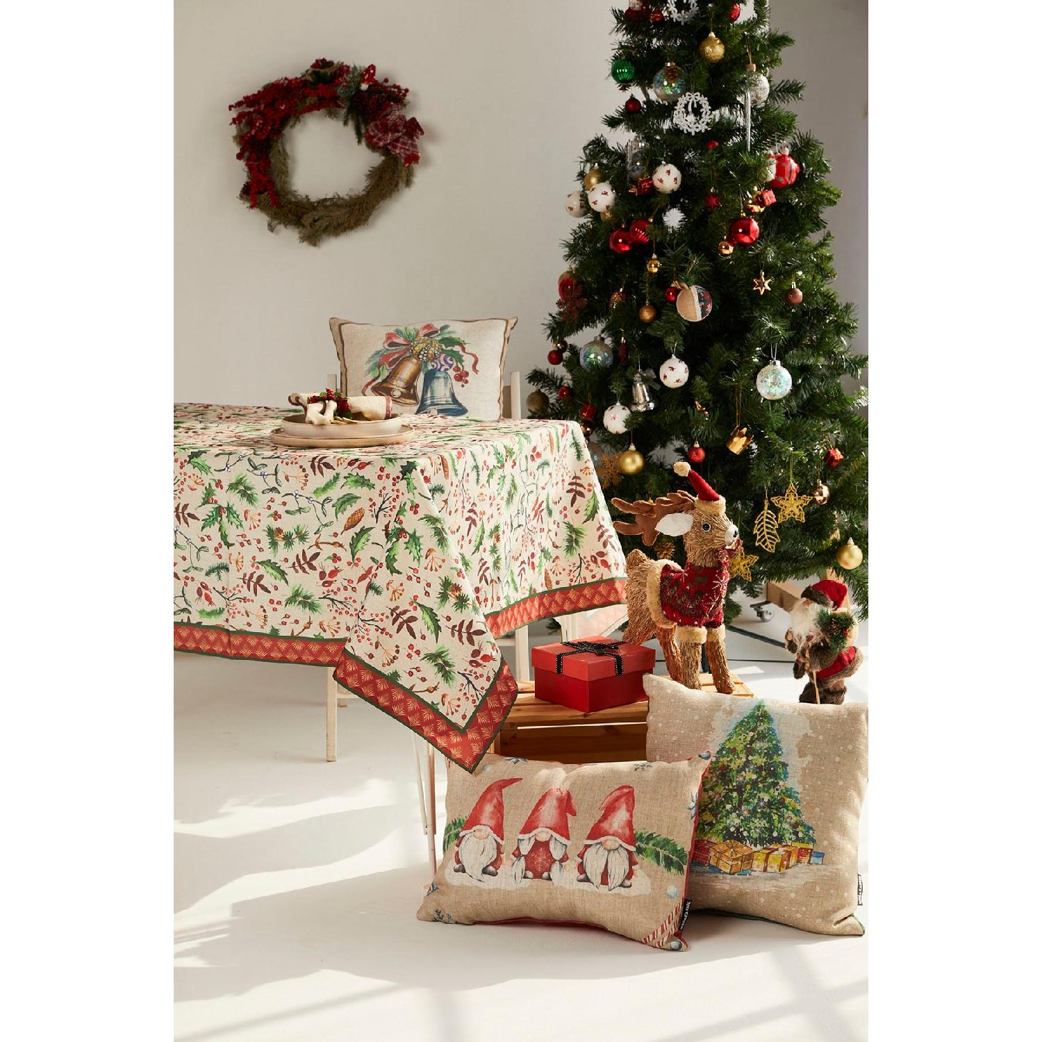 

New Year s Rosehip Patterned Tablecloth 140 x 140 чистый