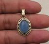 Apatitblauer Jade-Messing-Anhänger, Naturstein-Anhänger, 18K vergoldeter Anhänger, Geburtsstein-Anhänger, Statement-Messing-Anhänger, beste Geschenkidee