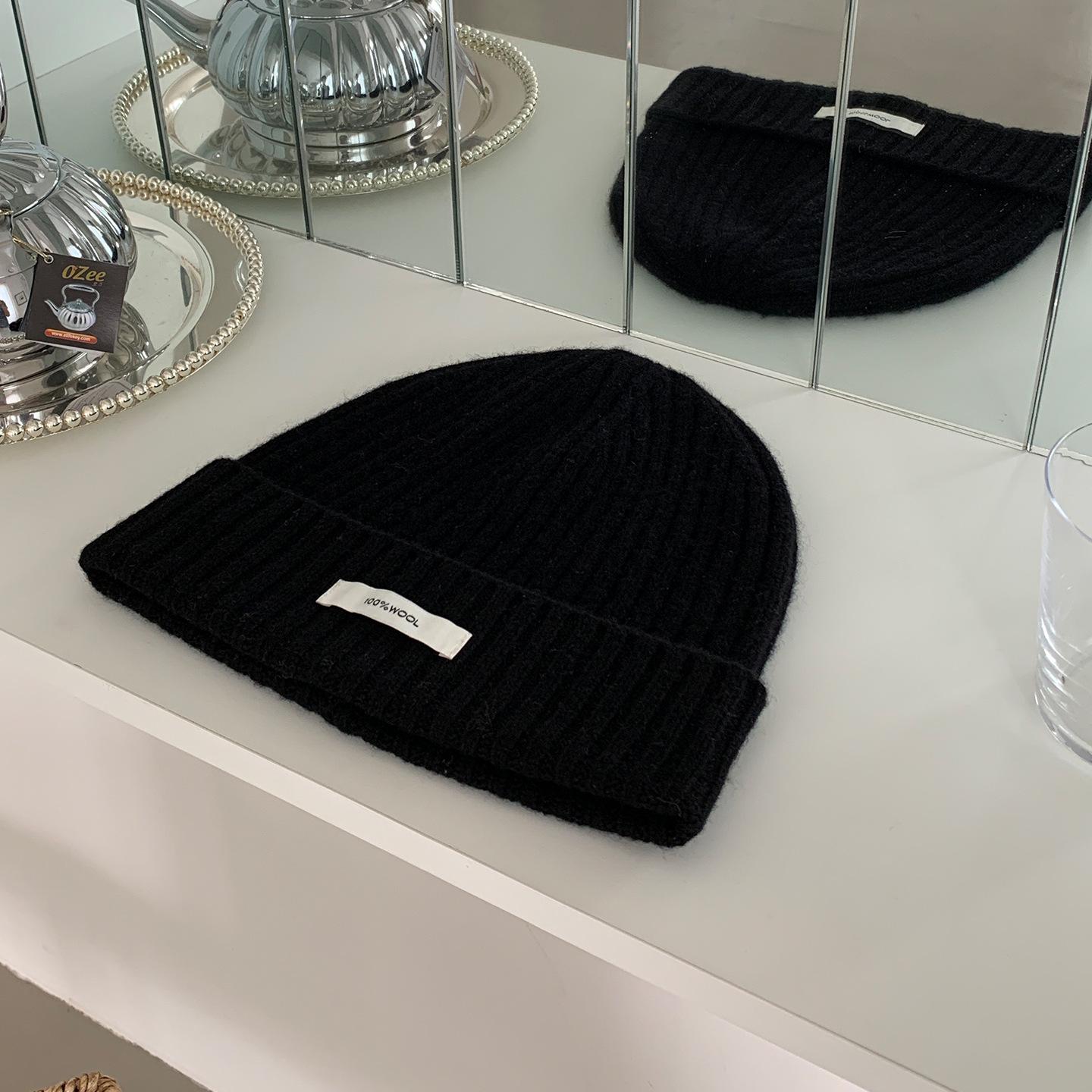 Premium Merino Wool Winter Hat Unisex - Cashmere Ear Protection, Versatile Design, Slimming Effect 100% Wool