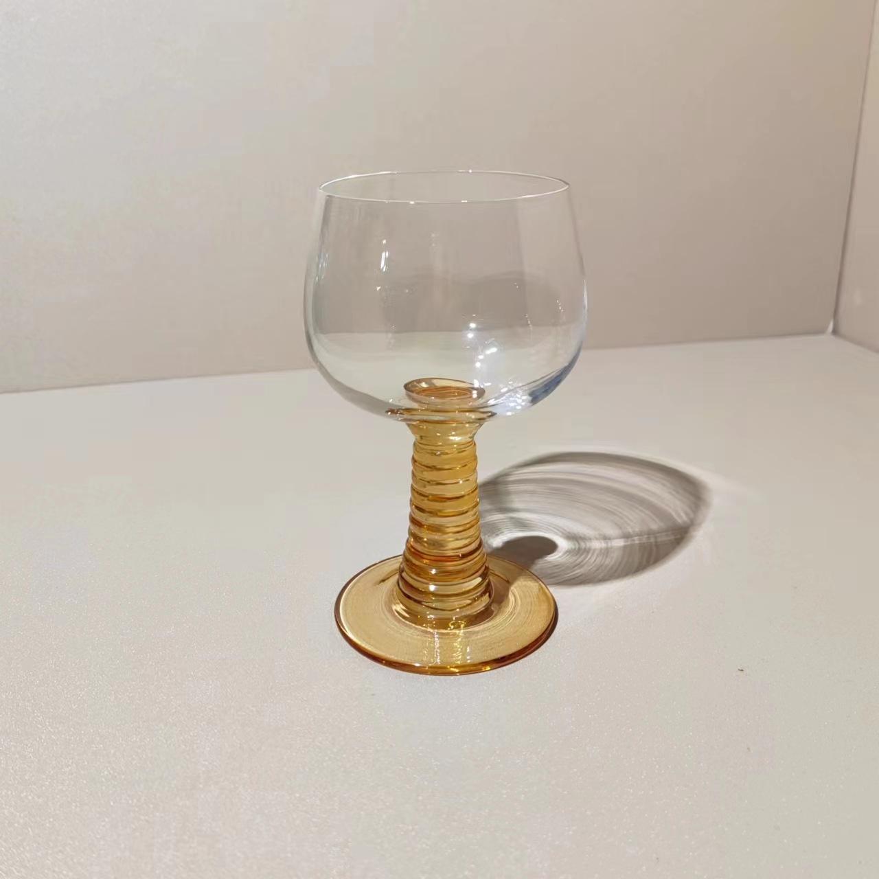 

Французский винтажный бокал на винте, бордовый, красный, бокал для виски на высокой ножке, бокал для шампанского, бокалы для сладкого вина, аксессуары для вечеринок в баре 201-300ml жёлтый