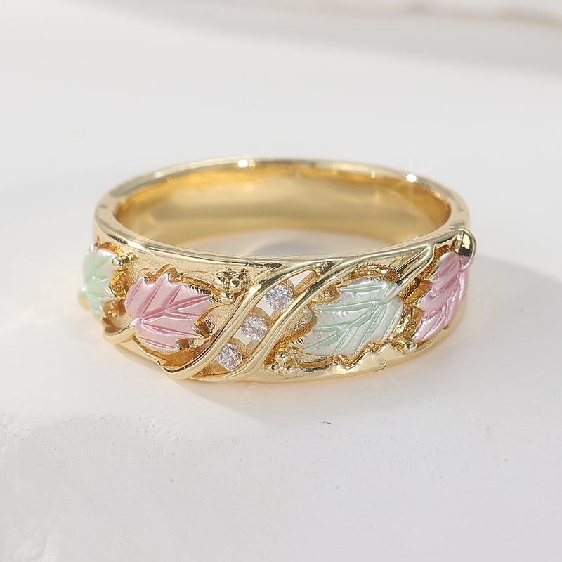 Vintage Luxury Golden Color Ladies Stacked Look Ring With Artificial Zircon Leaf Pattern Carving Fashion Ring Jewelry Gifts
