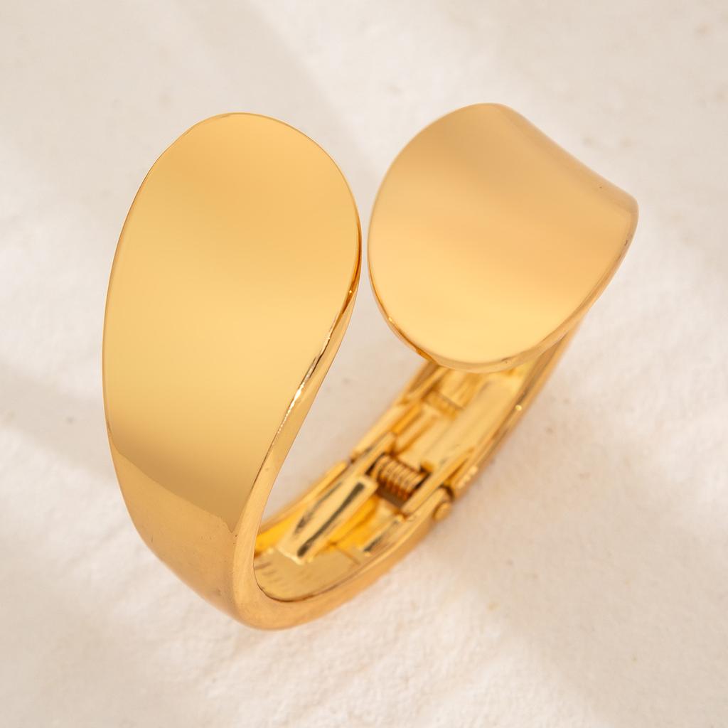 Vintage Irregular Wide Cuff Bangles Hip Hop Metal Spring Bangles Punk Gold copper Color Geometric Bangles For Women Men