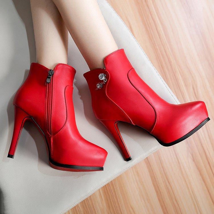Europe, America, Autumn and Winter 2025 New Short Boots Women's Pointed High-heeled Rhinestone Thick-heeled Women's Shoes Black Side Zipper Fashion Bo
