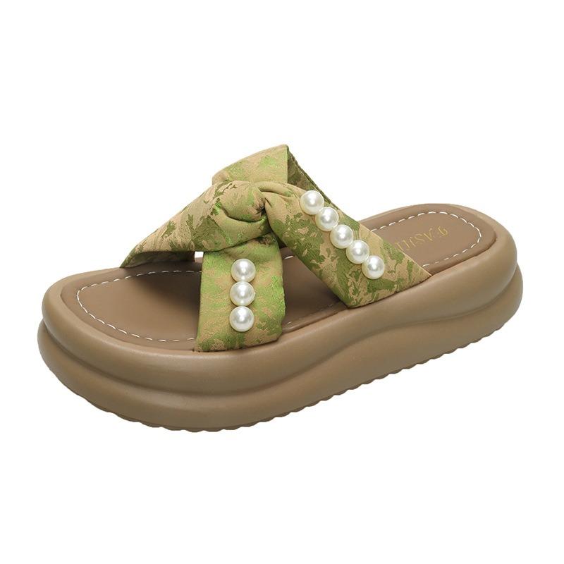 

Красивые с юбкой крутые шлепанцы женская летняя обувь новые жемчужные на толстой подошве приморские повседневные пляжные шлепанцы 40 зелёный