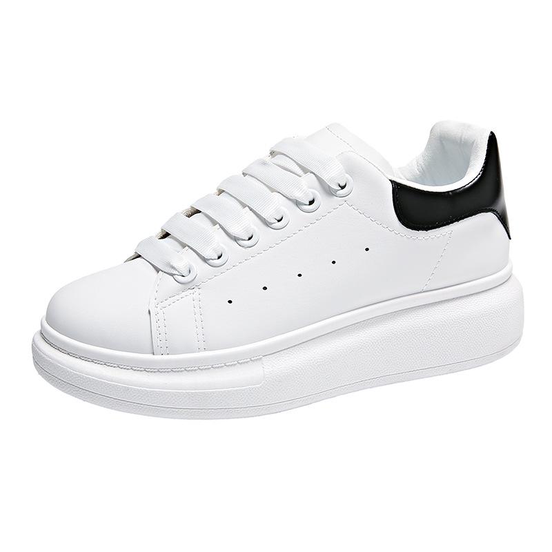 Unisexové bílé kožené tenisky na jaro 2024: Silná podrážka, Skrytý podpatek, Sportovně ležérní, Trendy design