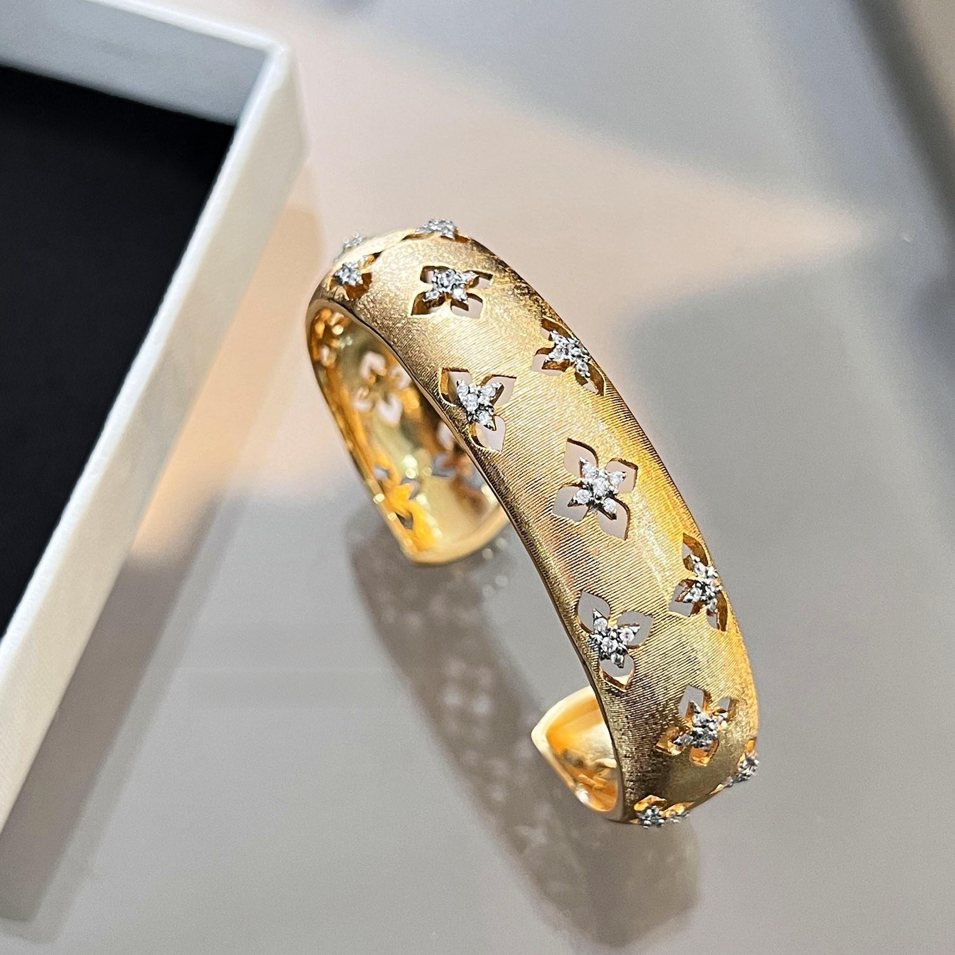 

Итальянский двухцветный набор ручной работы, женские роскошные серьги-кольца, ожерелье, браслеты, банкет, подарки с цирконом resizable