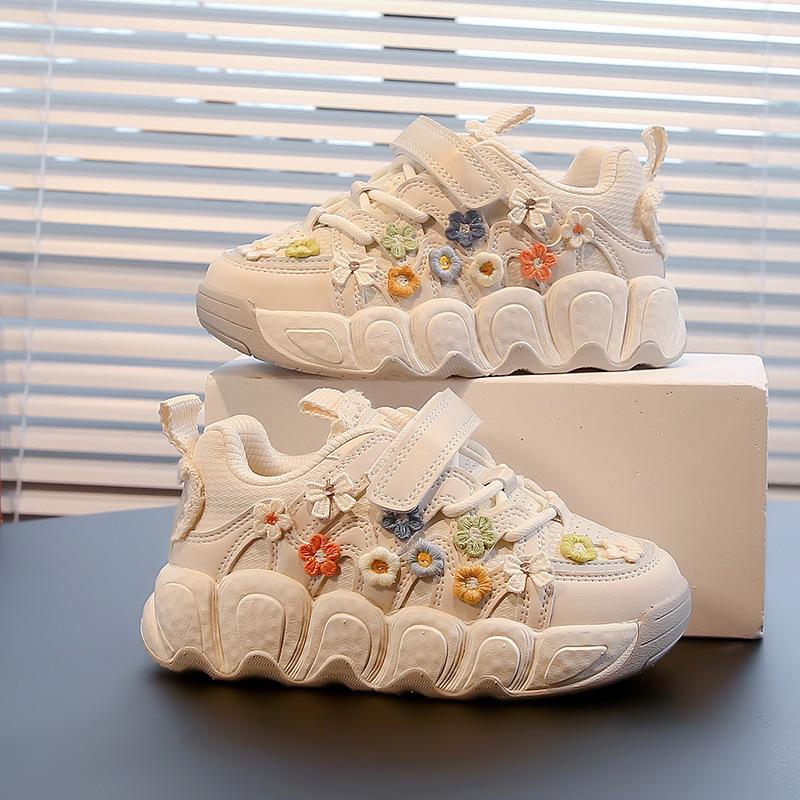 Children's shoes new 2025 spring and autumn breathable girls flower bread shoes fashion student classmates