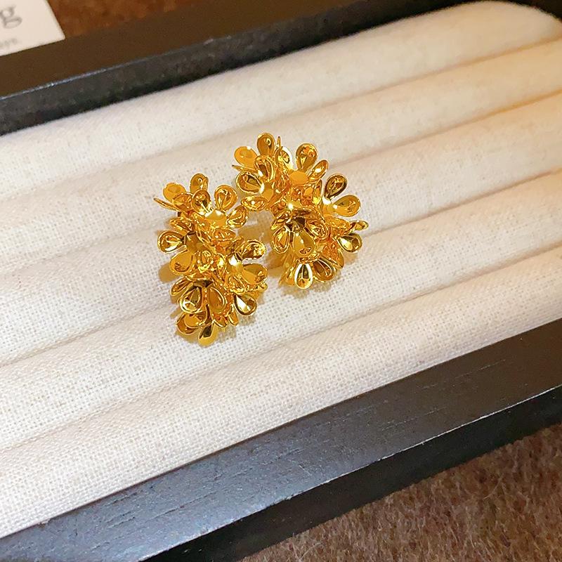 Elegant Vintage French Butterfly Flower Stud Earrings - High-End Fashion Accessories for Women