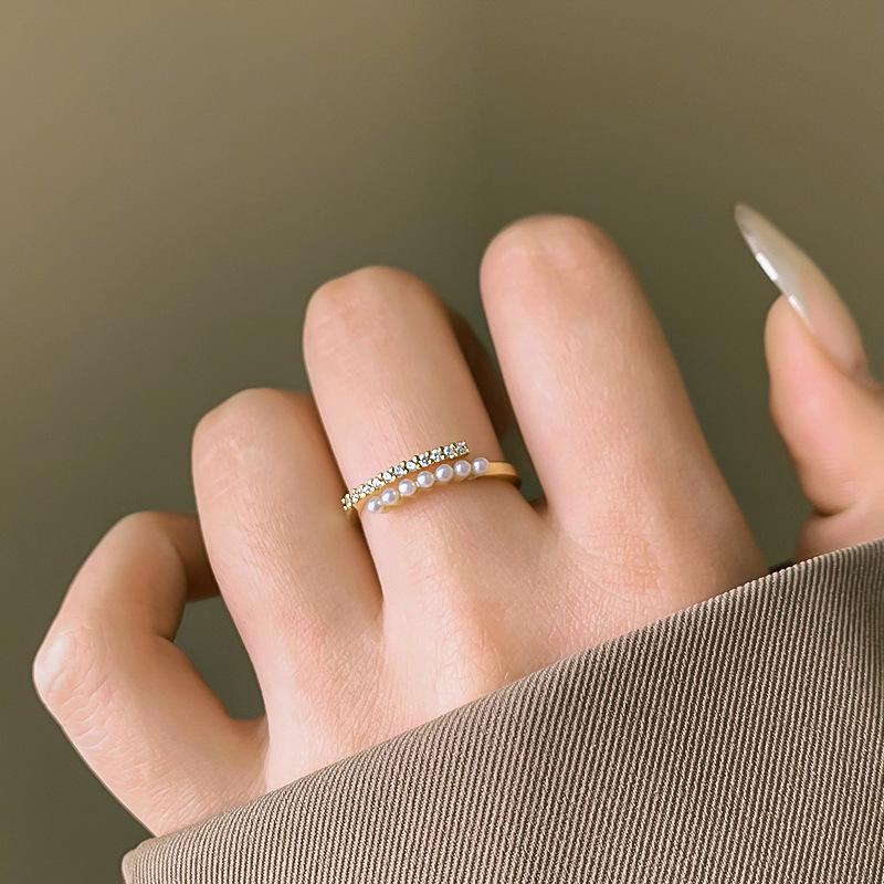 Elegant Versatile Pearl & Rhinestone Ring for Women - Personalized Fashionable Jewelry, High-End Trendy Design