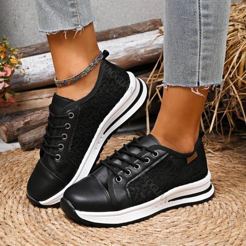 Fashion Spring and Summer 2025 New Breathable Hollowed Out Mesh Sneakers for Women Casual Thick Bottom Lace-up Women's Vulcanize Shoes