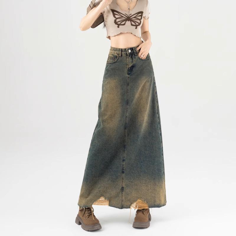 

Женская джинсовая юбка-миди А-силуэта с высокой талией и потертостями - Осень 2024 3XL