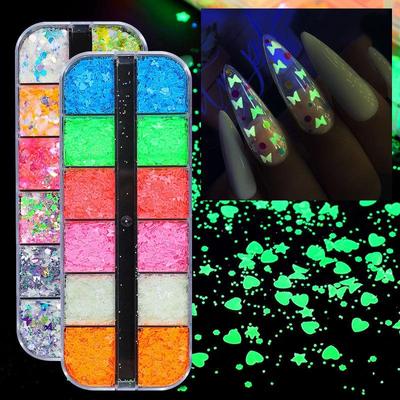 1 scatola di paillettes luminose a forma di farfalla, fluorescenti che si illuminano al buio, a forma di cuore sottile, con stelle, decorazioni per unghie con fiocchi glitterati