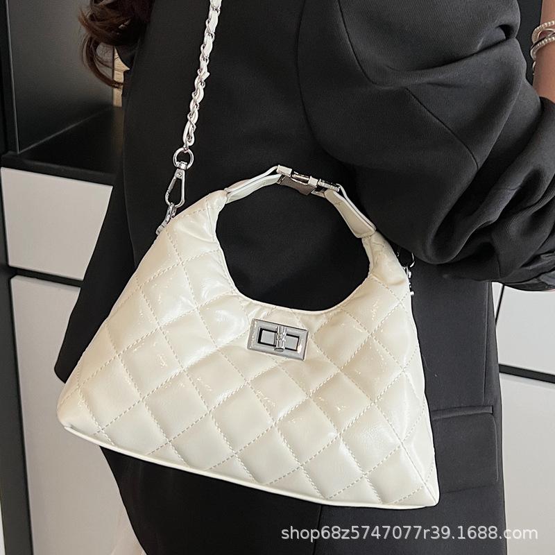 Retro Diamond Lattice Small Fragrance Pop Chain Single Shoulder Armpit Bag 2025 New High-end Foreign Style Commuter Crossbody Woman