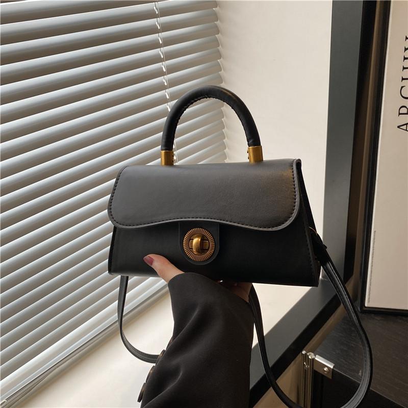 

Retro senior casual new lock autumn and winter commute solid color simple shoulder crossbody portable small square bag чорний