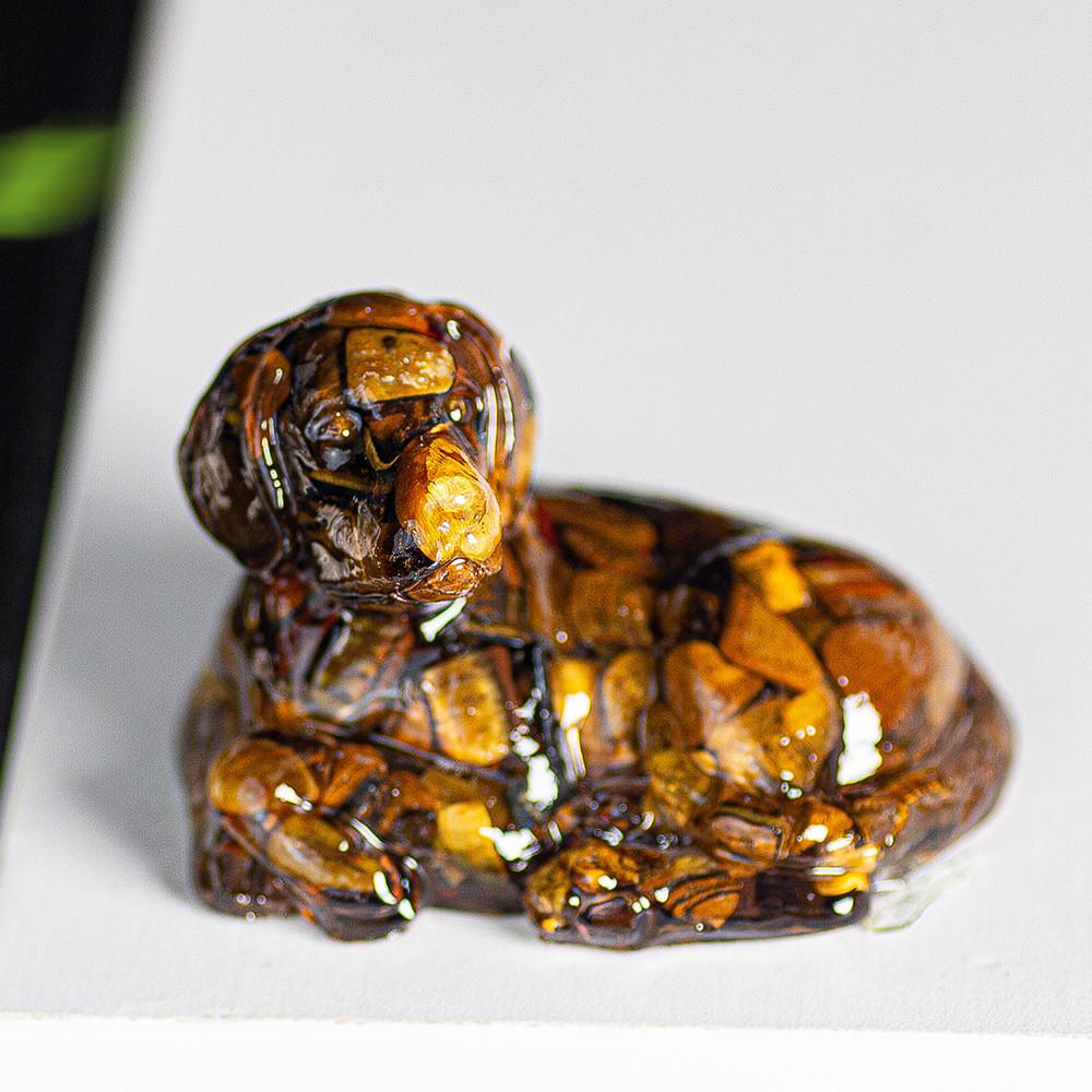 Resin Filled Natural Crystal Dog Figurine With Warm Heart Pet Decor For Gift Giving
