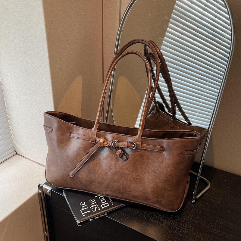 Retro Bag Women's Large Capacity 2025 New Autumn and Winter Versatile Simple Shoulder Bag Premium Texture Commuter Tote Bag