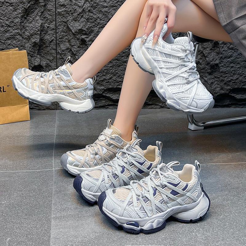 European station mesh thick-soled dad shoes women's 2025 spring new Bajia heightening breathable straps sports and leisure shoes