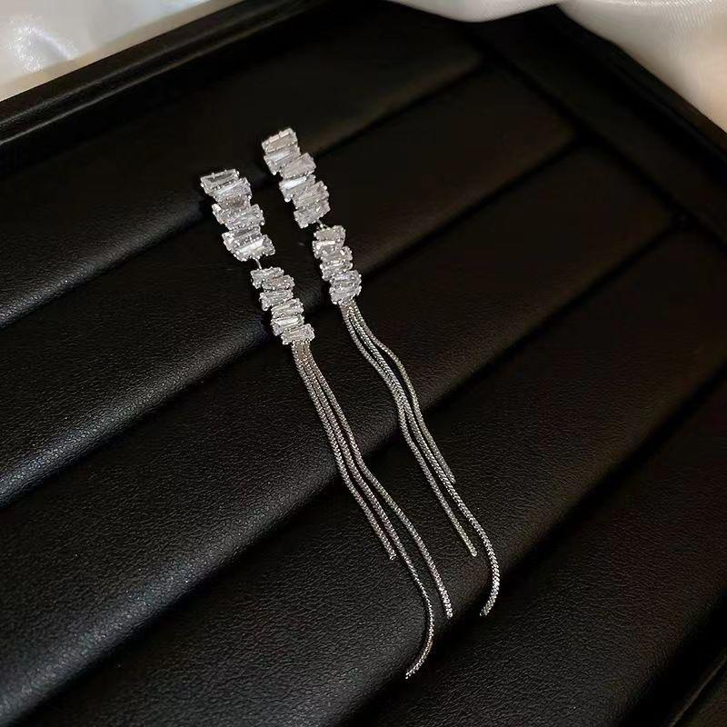 Wheat Ear Tassel Fashion Versatile Stud Earrings Women's Long Light Luxury Design Earline Personality High-end Temperament Ear Jewelry