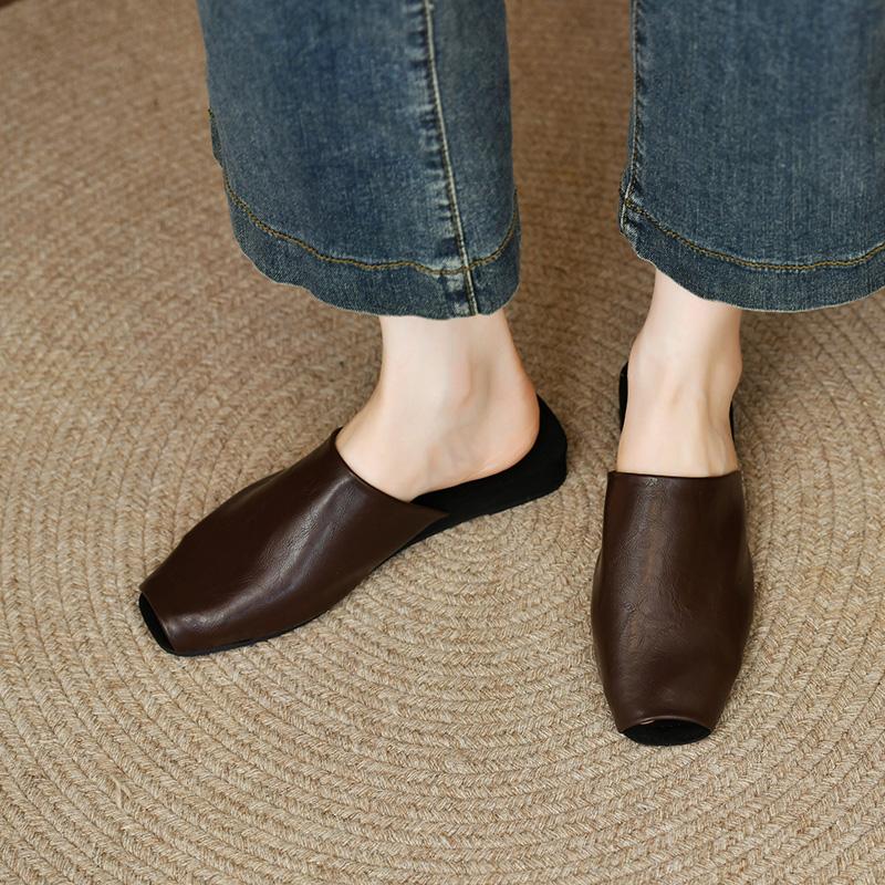 

Женские мюли с закрытым носком, сандалии, новая кожаная обувь для женщин, модные современные шлепанцы, слайды, женская обувь с открытым носком и низким каблуком 42 коричневый