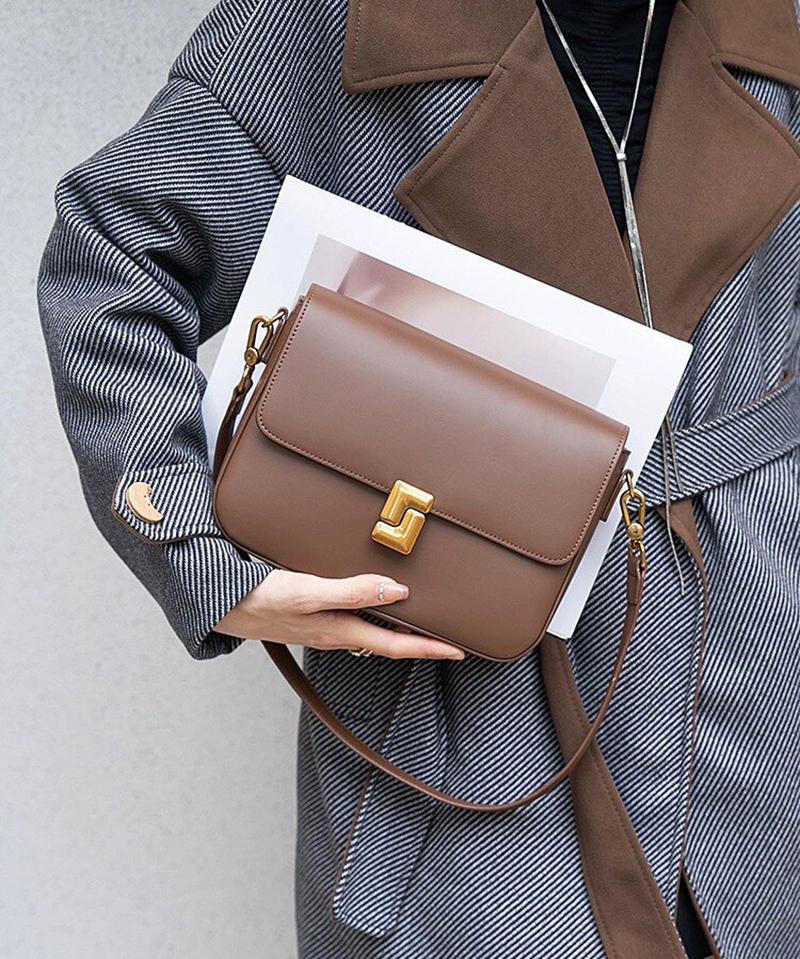 New style tofu bag, high-quality and stylish genuine leather women's bag, shoulder bag, crossbody bag, small square bag.