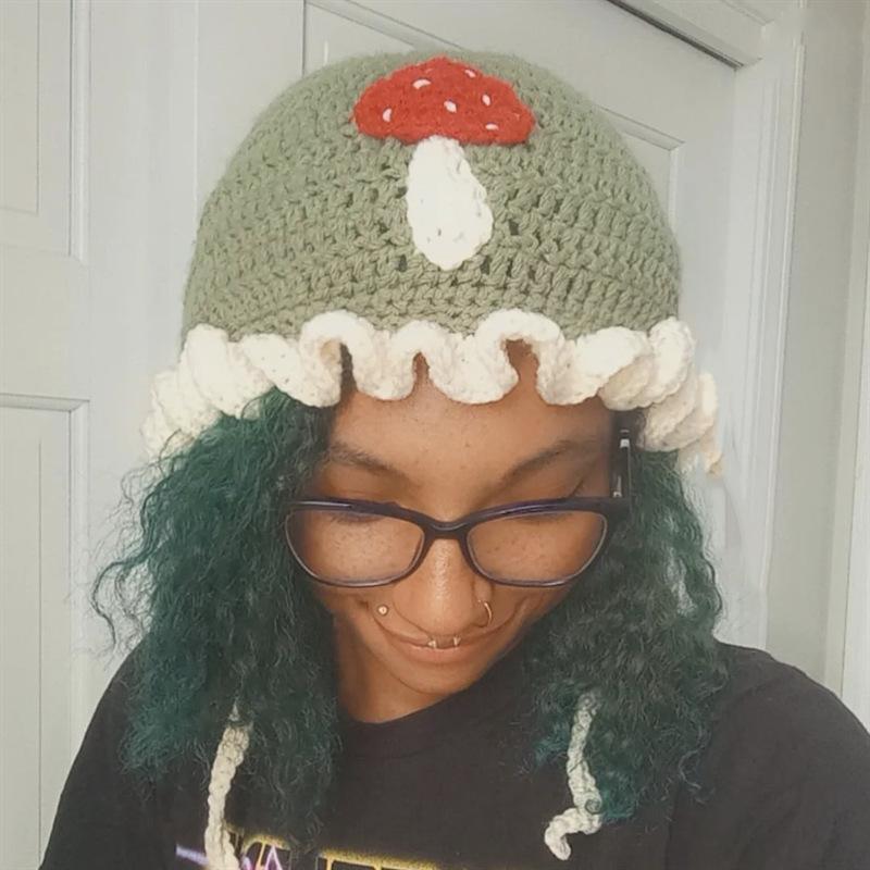 

Шапка пряничного человечка, связанная вручную. Рождественская шапка пряничного человечка. Adult 57-59cm